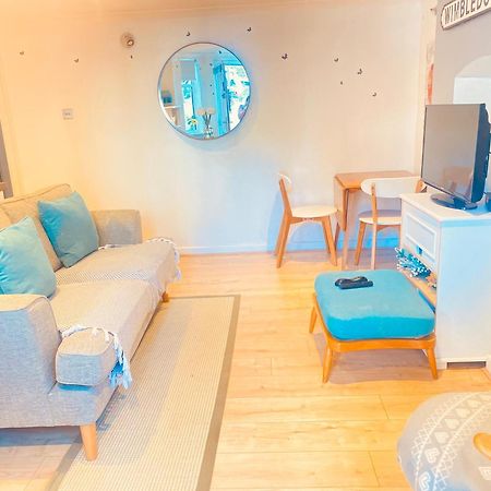 Apartament Stunning, Stylish Garden Flat In The Heart Of Wimbledon Londyn Zewnętrze zdjęcie