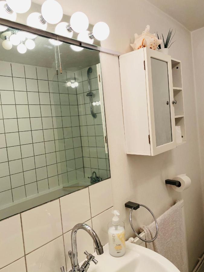 Apartament Stunning, Stylish Garden Flat In The Heart Of Wimbledon Londyn Zewnętrze zdjęcie