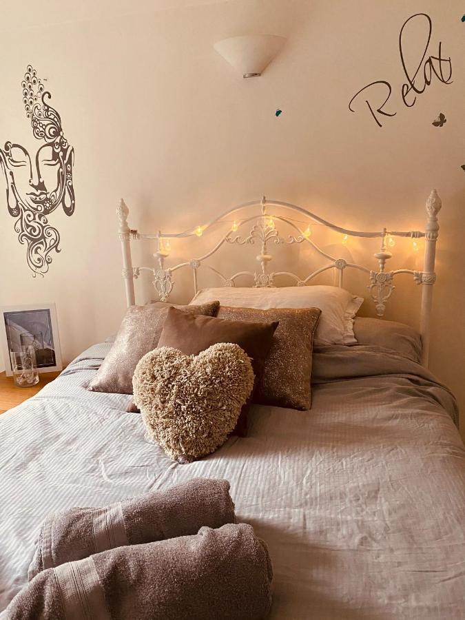 Apartament Stunning, Stylish Garden Flat In The Heart Of Wimbledon Londyn Zewnętrze zdjęcie