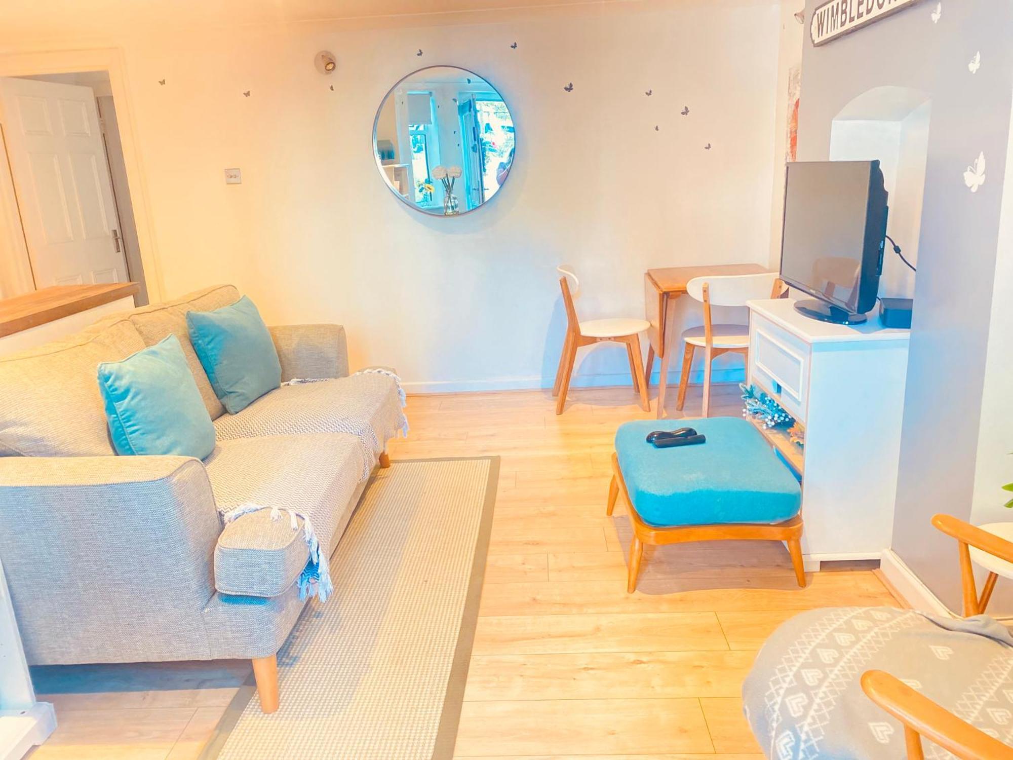 Apartament Stunning, Stylish Garden Flat In The Heart Of Wimbledon Londyn Zewnętrze zdjęcie