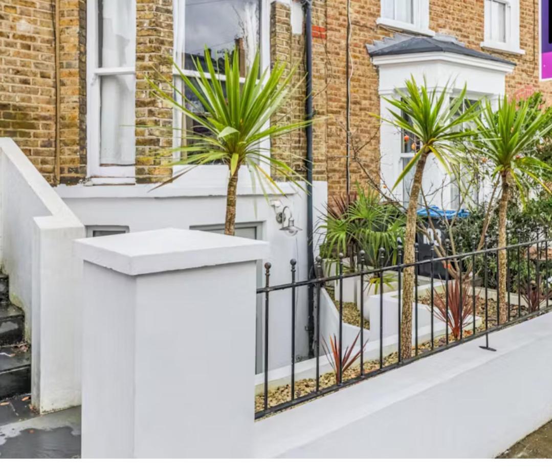 Apartament Stunning, Stylish Garden Flat In The Heart Of Wimbledon Londyn Zewnętrze zdjęcie